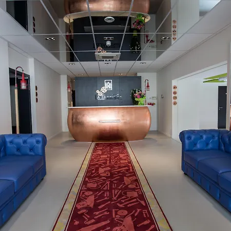 Hotell La Fabrique 3*